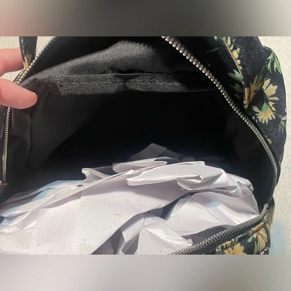 No Boundaries‎ Floral Mini Backpack Black Daisy Print Lightweight Travel Bag